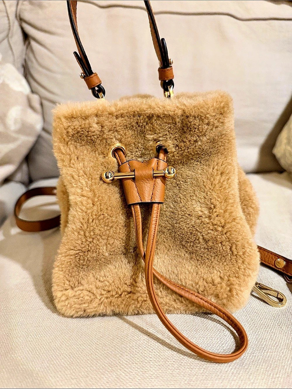 Strathberry Lana Osette Shearling Bucket Bag Mini Bucket Bag Brown & Tan